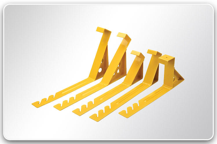 Features of fixed roof brackets include